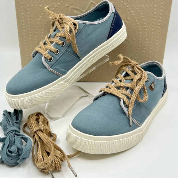 ‘Brand new Taos ‘’Casual Blue Canvas Women’s sneakers Size 7 - Picture 1 of 14